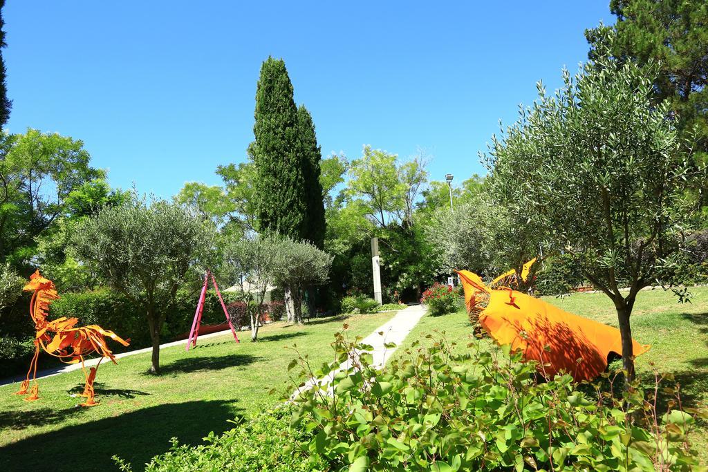 Kyriad Aix-En-Provence Mas Des Oliviers Eksteriør bilde